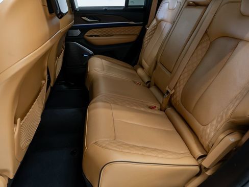 Used 2023 Jeep Grand Cherokee Summit w/ Advanced Protech Group IV AWD/4WD image 29