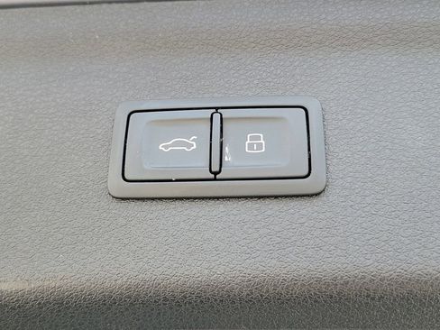 Used 2018 Audi Q3 2.0T Premium image 12