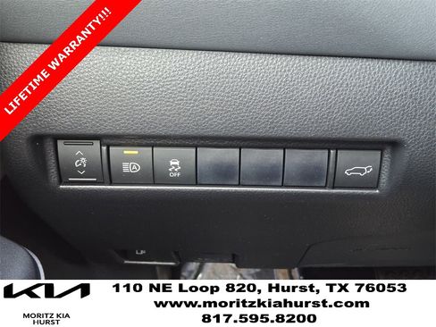 Used 2021 Toyota Venza LE image 25