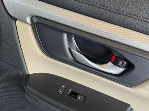 Used 2021 Honda CR-V LX image 8