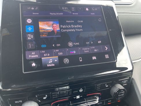 New 2025 Jeep Grand Cherokee Laredo X w/ Luxury Tech Group I image 6