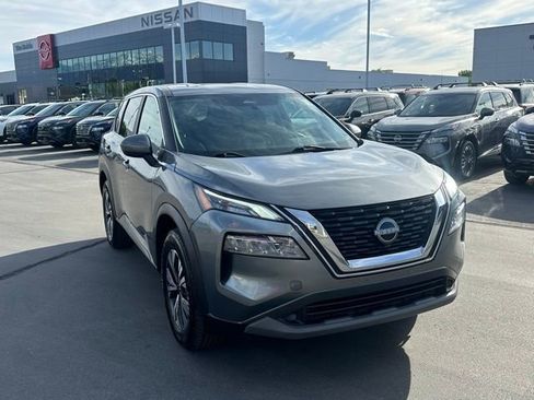 Used 2023 Nissan Rogue SV AWD/4WD image 2