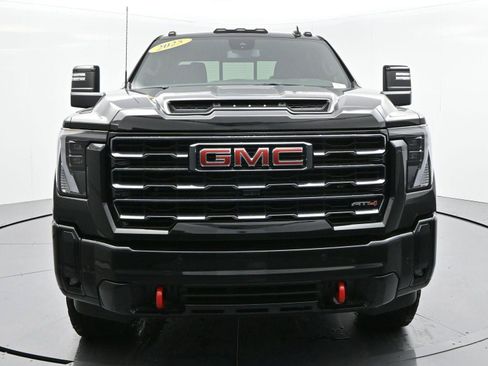 Used 2025 GMC Sierra 2500 AT4 AWD/4WD image 2
