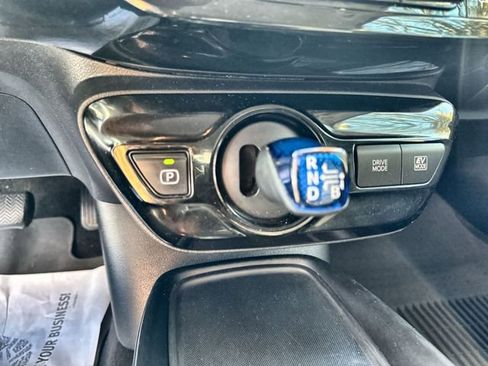 Used 2021 Toyota Prius LE image 27
