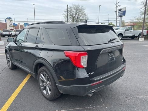 Used 2023 Ford Explorer XLT w/ Equipment Group 202A AWD/4WD image 7