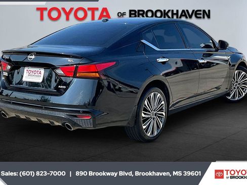 Used 2024 Nissan Altima 2.5 SL AWD/4WD image 11