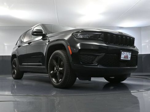 Used 2023 Jeep Grand Cherokee Altitude AWD/4WD image 49