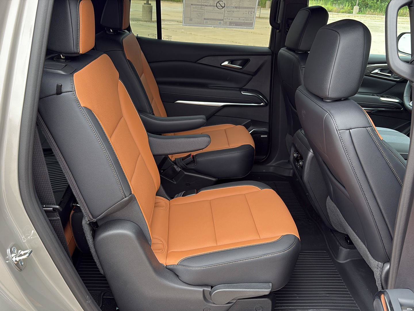 New 2027 Chevrolet Traverse Z71 w/ Enhanced Driving Package AWD/4WD image 5