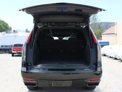 Used 2021 Cadillac Escalade ESV Sport w/ Driver Assist Tech Package AWD/4WD image 12