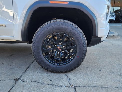 New 2026 GMC Canyon Elevation w/ Convenience Package image 49