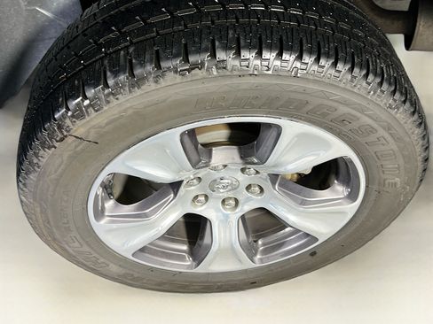 Used 2023 RAM 1500 Laramie AWD/4WD image 30