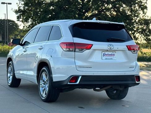 Used 2017 Toyota Highlander Limited FWD image 8