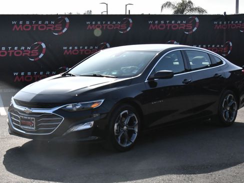 Used 2024 Chevrolet Malibu LT image 3