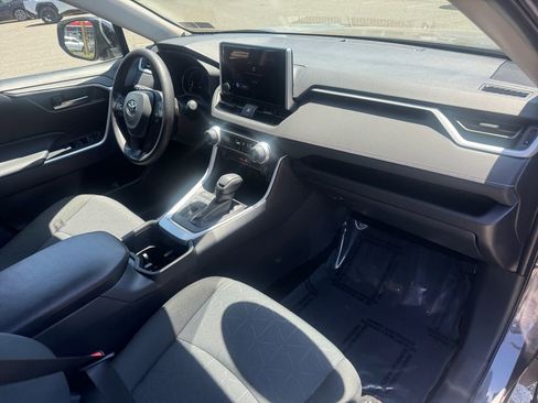 Used 2025 Toyota RAV4 XLE AWD/4WD image 16