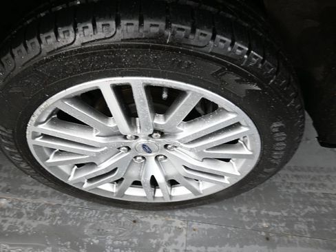 Used 2023 Ford Expedition Platinum AWD/4WD image 9