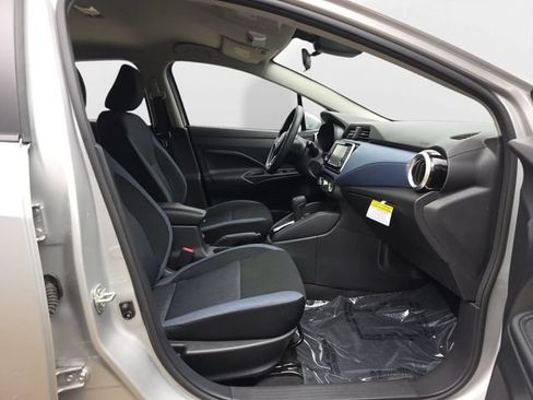 Used 2025 Nissan Versa SV w/ Trunk Package FWD image 37