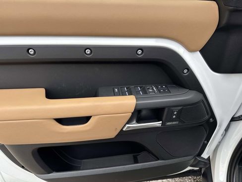 New 2026 Land Rover Defender 110 X-Dynamic SE image 17