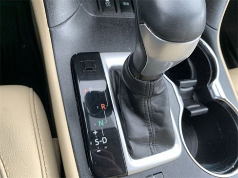 Used 2017 Toyota Highlander XLE image 24
