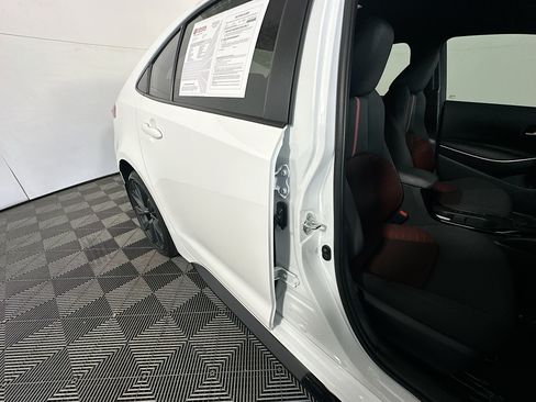 Used 2024 Toyota Corolla SE FWD image 28