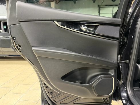 Used 2023 Lincoln Nautilus AWD w/ Premium Package image 33
