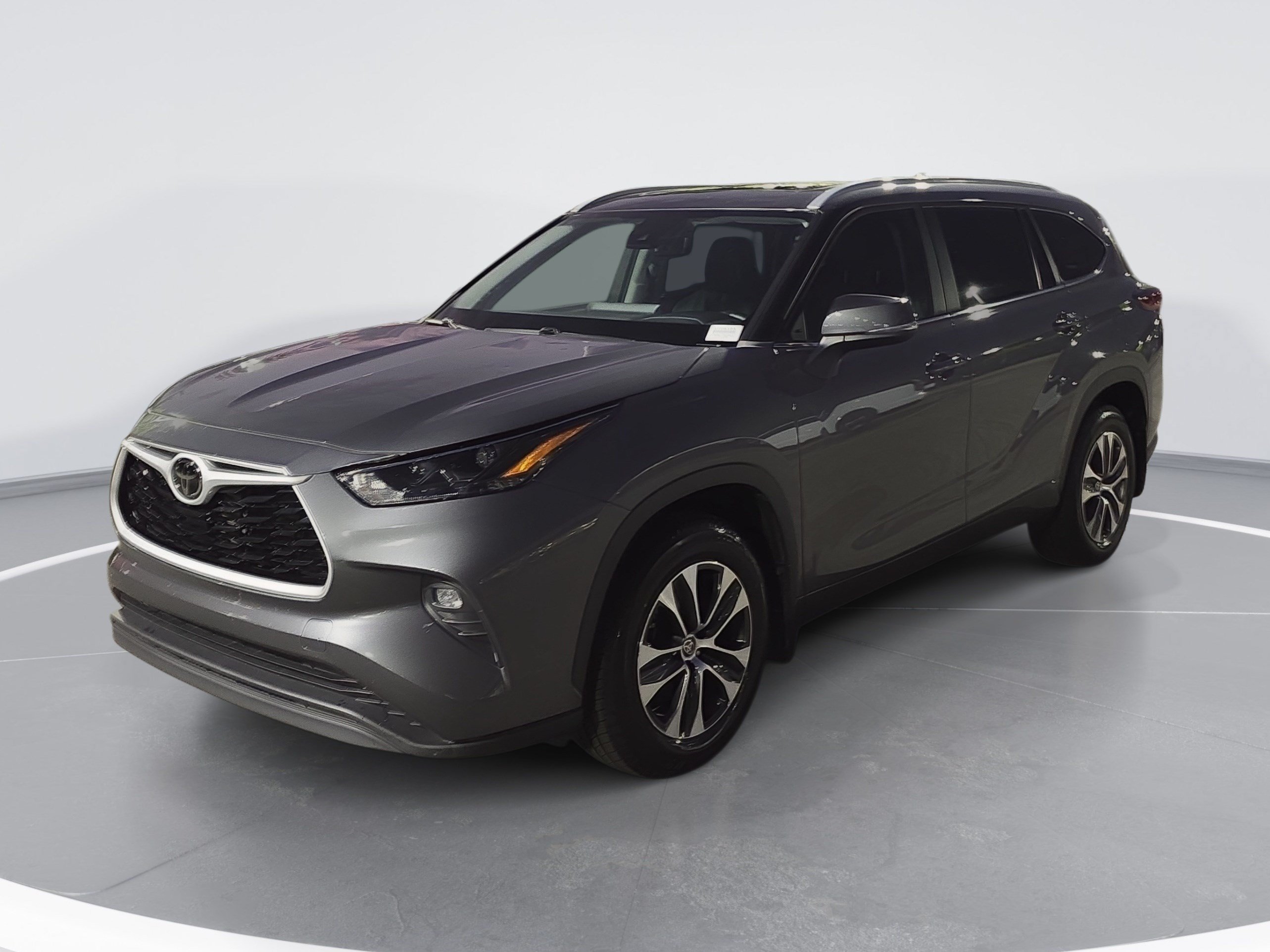 Used 2023 Toyota Highlander XLE FWD image 7