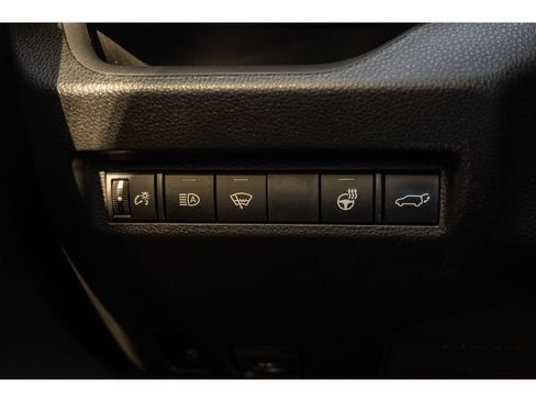 Used 2022 Toyota RAV4 XLE Premium AWD/4WD image 27