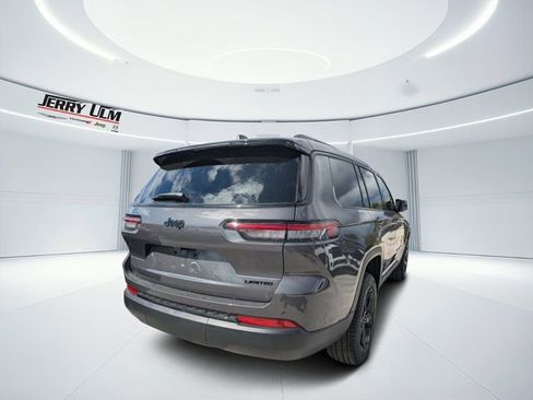 New 2025 Jeep Grand Cherokee L Limited w/ Black Appearance Package image 3