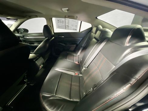 Used 2024 Nissan Altima 2.5 SR w/ SR Premium Package FWD image 29