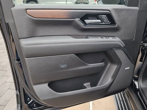 New 2026 GMC Yukon Denali w/ Denali Reserve Package AWD/4WD image 12