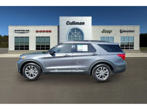 Used 2022 Ford Explorer XLT w/ Equipment Group 202A RWD image 6