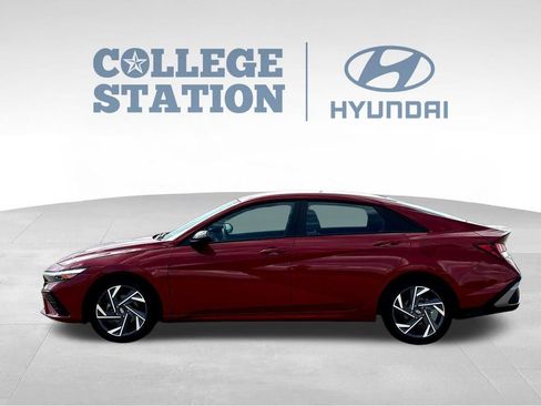 Used 2025 Hyundai Elantra Sport w/ Cargo Package FWD image 7
