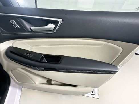 Used 2017 Ford Edge Titanium w/ Equipment Group 302A FWD image 33