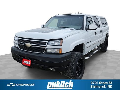 Used 2005 Chevrolet Silverado 2500 LT w/ Heavy-Duty Power Package image 1