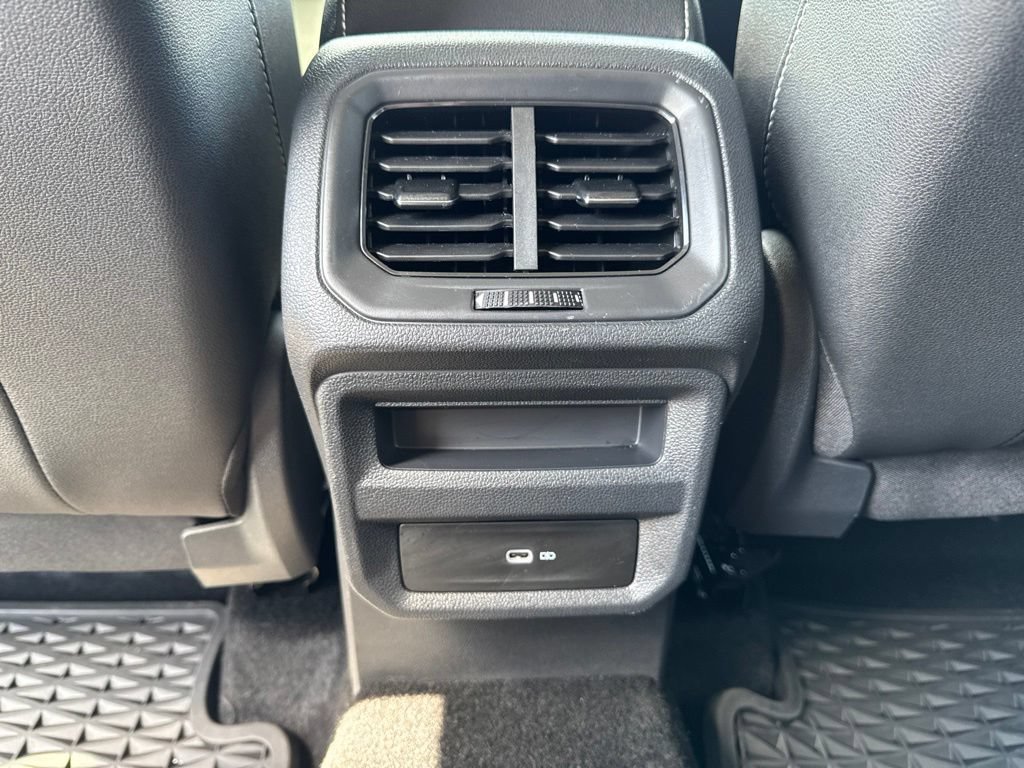 Certified 2023 Volkswagen Taos SE FWD image 27