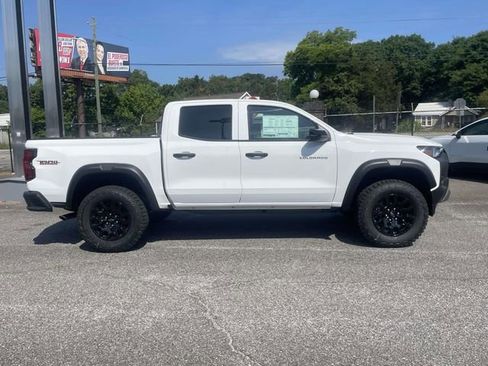 New 2026 Chevrolet Colorado Trail Boss AWD/4WD image 2