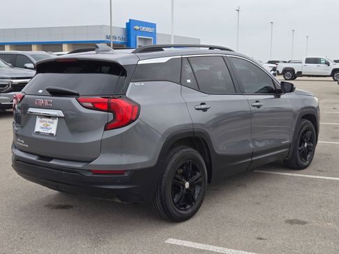 Used 2019 GMC Terrain SLE w/ Driver Convenience Package FWD image 3