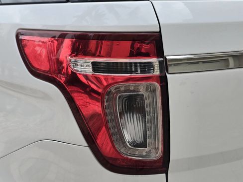 Used 2014 Ford Explorer 4WD image 32