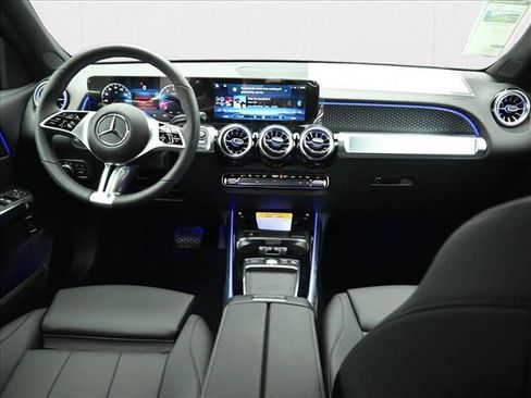 New 2026 Mercedes-Benz GLB 250 4MATIC image 21