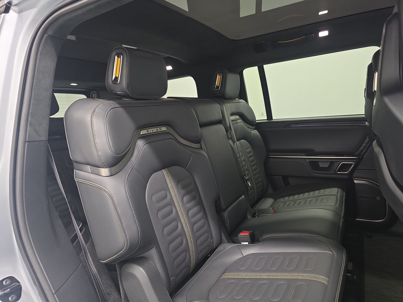 Used 2023 Rivian R1S Adventure Quad AWD/4WD image 23