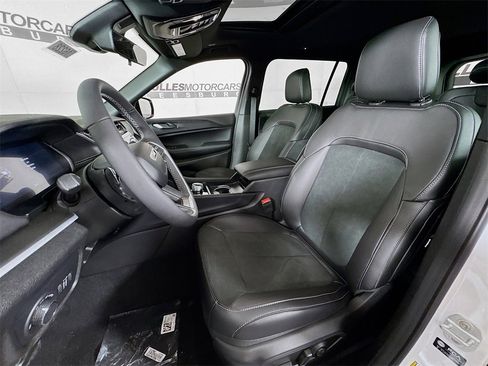 Used 2025 Jeep Grand Cherokee L Altitude image 19