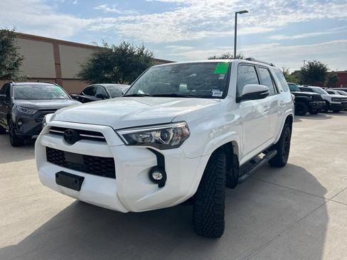 Used 2022 Toyota 4Runner SR5 Premium w/ Moonroof Package AWD/4WD image 9