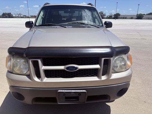 Used 2004 Ford Explorer Sport Trac 2WD image 8