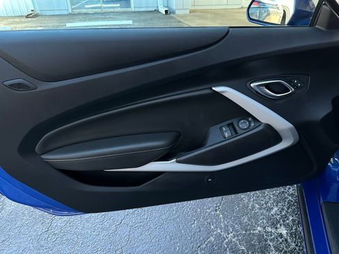 Used 2021 Chevrolet Camaro LT RWD image 11