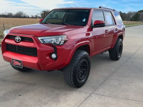 Used 2017 Toyota 4Runner SR5 image 5