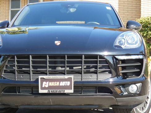 Used 2018 Porsche Macan Sport Edition image 16