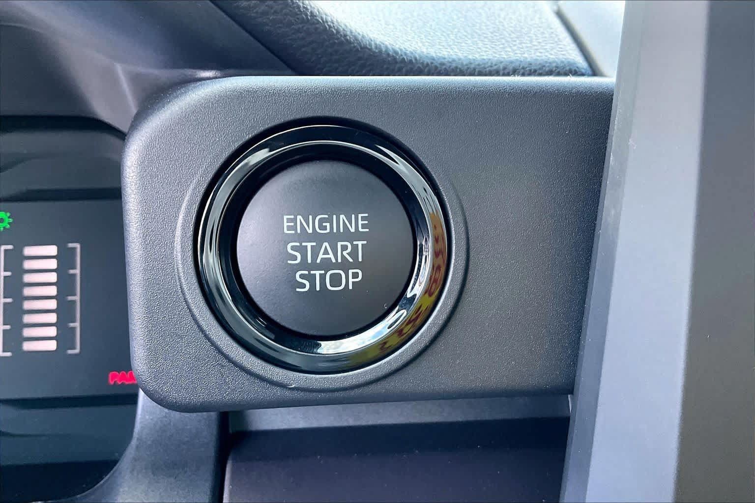 Used 2026 Toyota Tacoma SR5 AWD/4WD image 32
