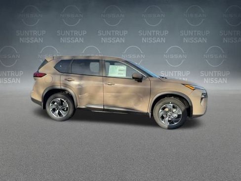 Used 2025 Nissan Rogue SV image 26