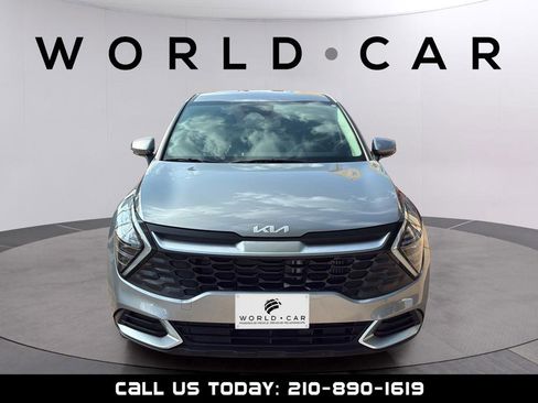 Used 2025 Kia Sportage LX FWD image 9