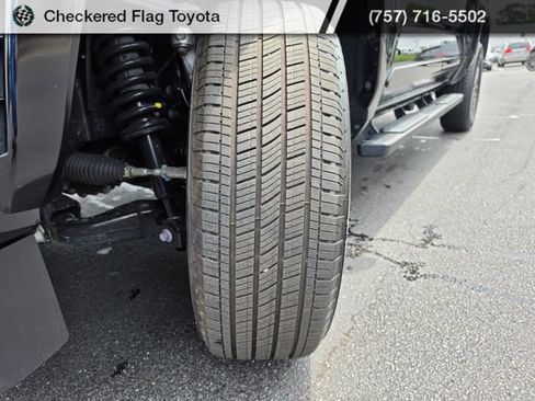 Used 2025 Toyota Tacoma TRD Sport AWD/4WD image 14