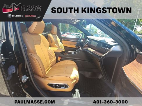 Used 2023 Jeep Grand Cherokee Summit w/ Luxury Tech Group V AWD/4WD image 23